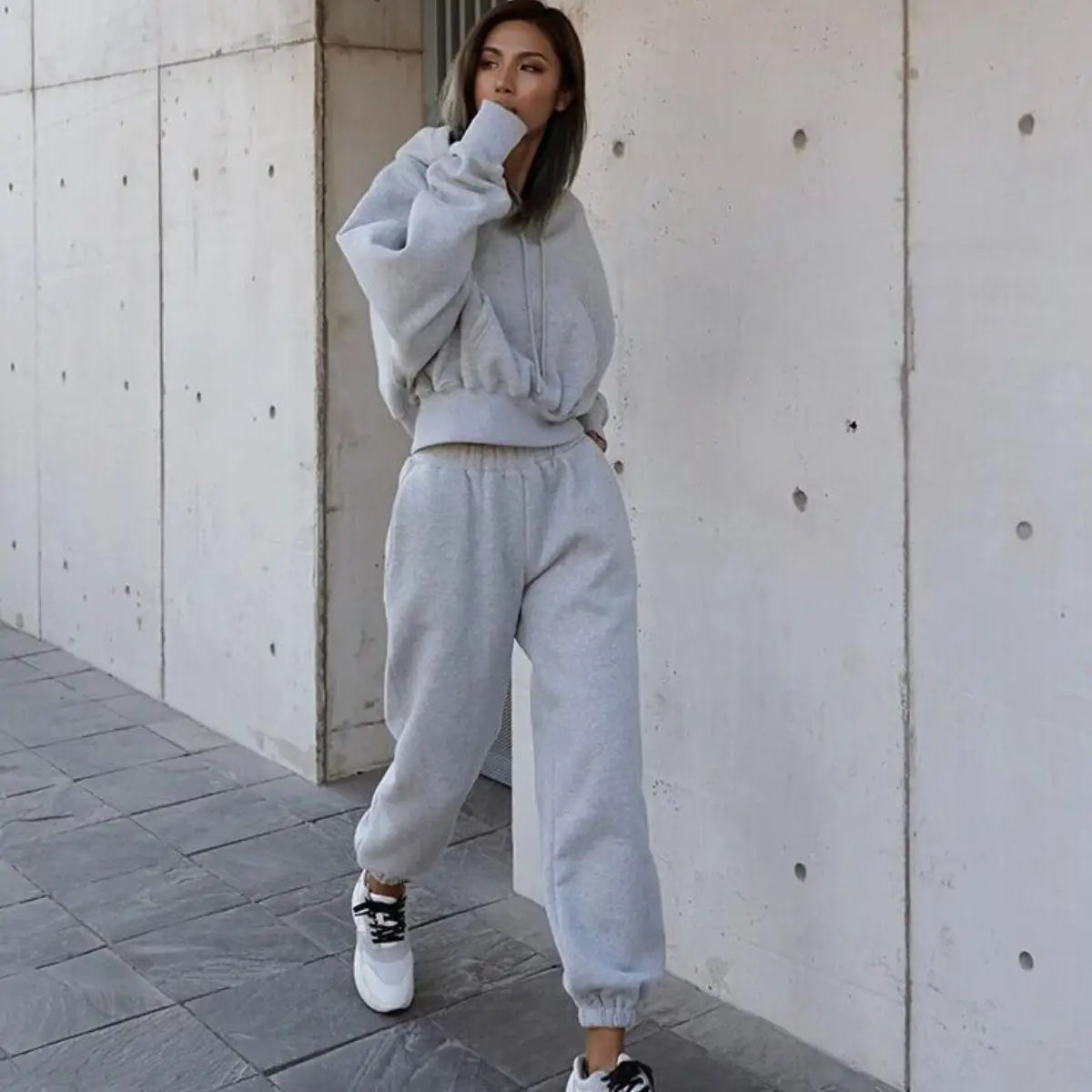 Women’s warm hooded shirt and pants set sportswear set