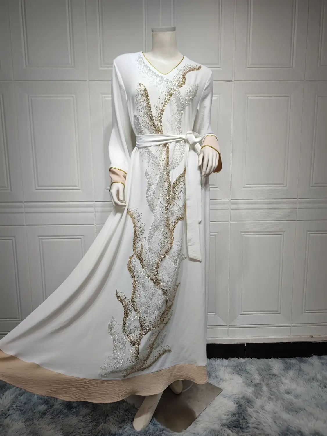 Robe musulmane pour femmes brodée de paillettes