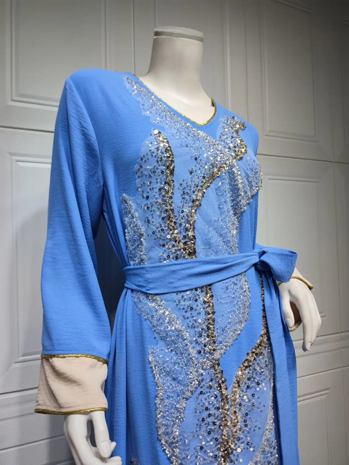 Robe musulmane pour femmes brodée de paillettes