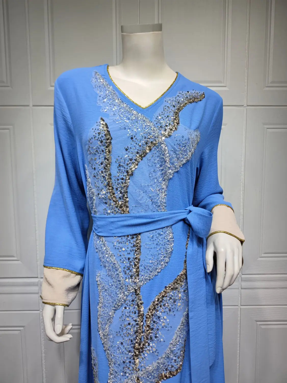 Robe musulmane pour femmes brodée de paillettes