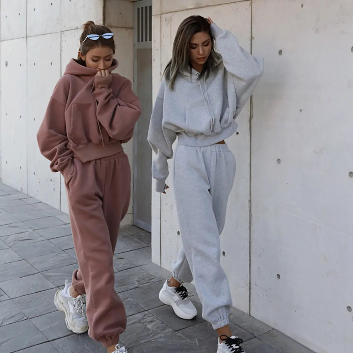 Women’s warm hooded shirt and pants set sportswear set