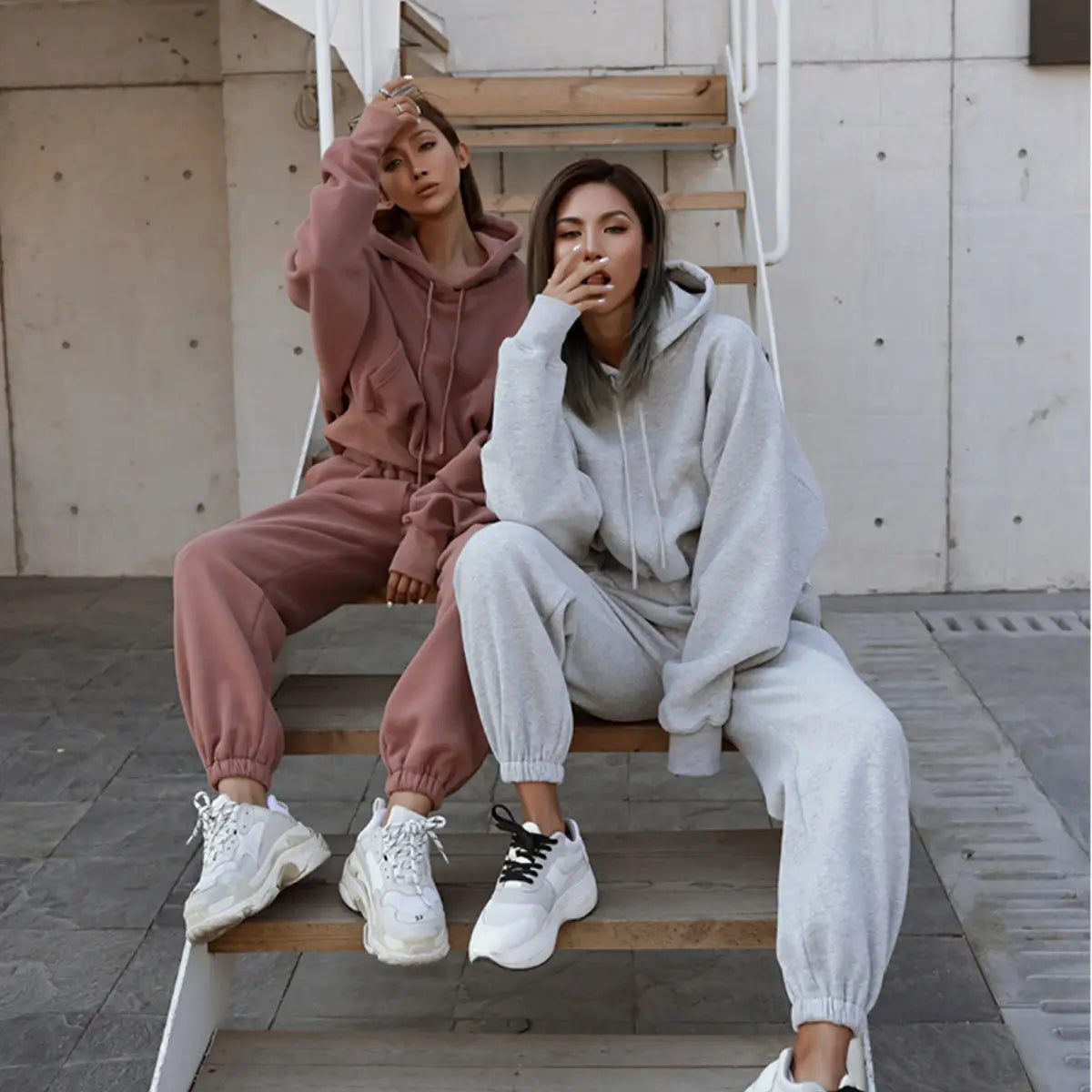 Women’s warm hooded shirt and pants set sportswear set