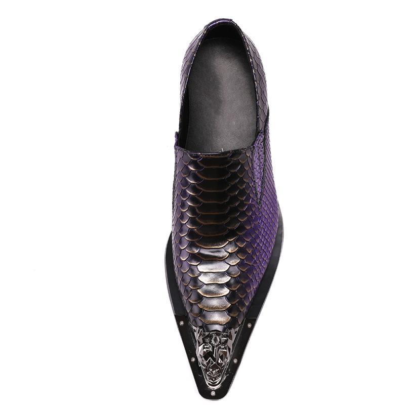 Chaussures pour hommes en cuir violet avec motif crocodile et bout en métal