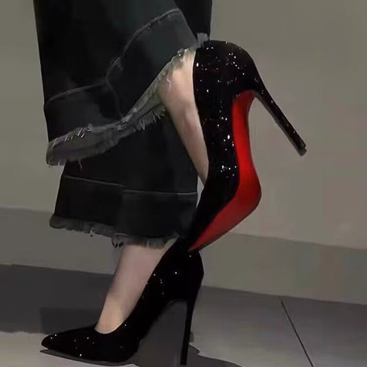 Chaussures à bout pointu, talon fin noir strass, semelle rouge et semelle rouge