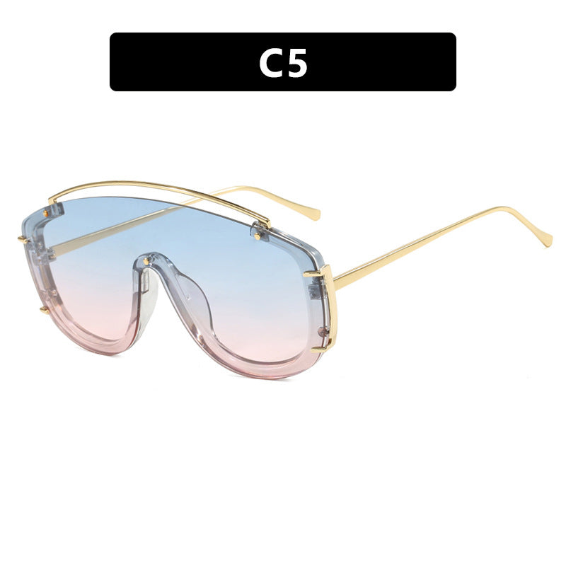 Trendy large frame sunglasses with a metallic high-end feel, Instagram sunglasses