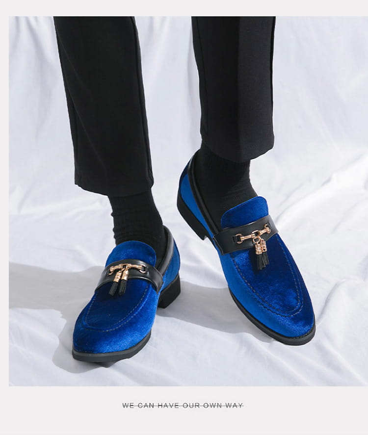 Bright blue velvet loafers with metallic buckles for men’s British style velour moccasin.