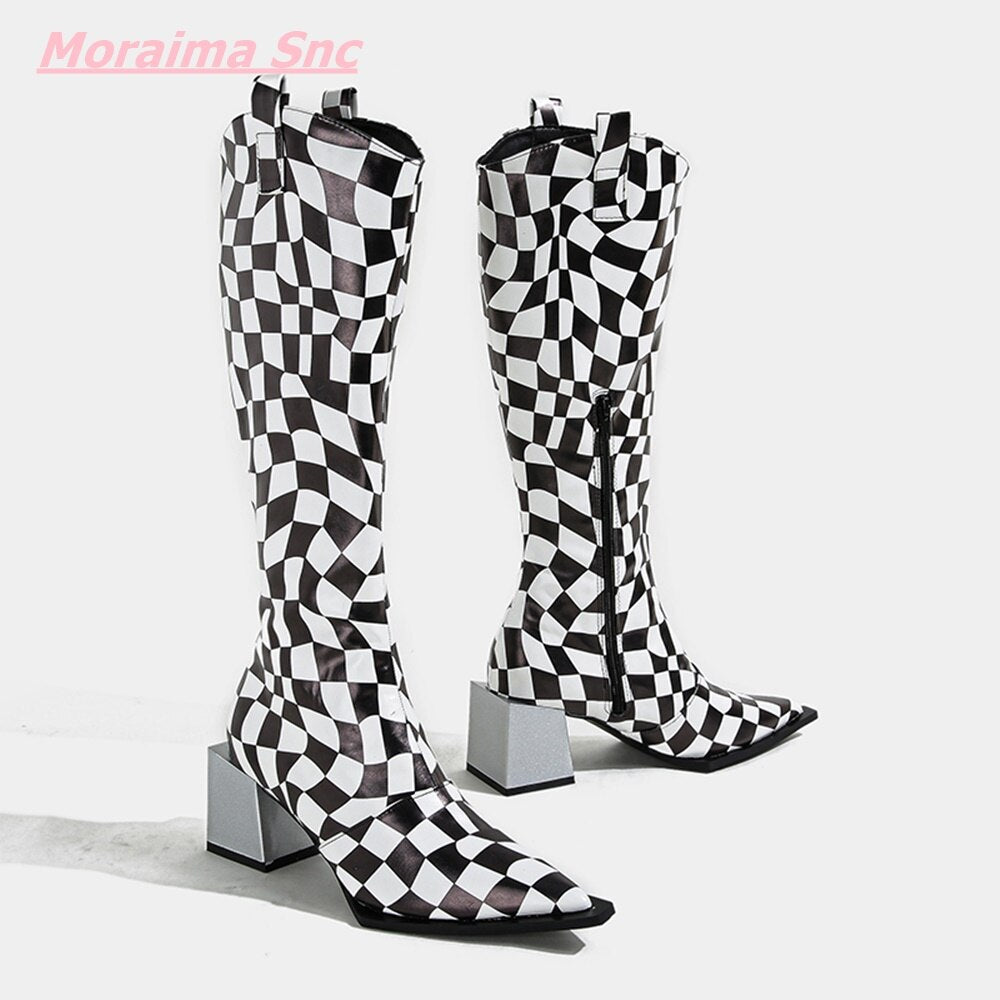 Bottes pointues pour femmes en damier noir et blanc à talon carré et fermeture éclair latérale