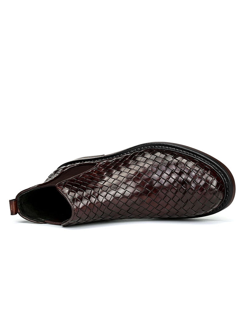 Dark brown men’s woven pattern short boots with a flat chunky sole, stylish and comfy.