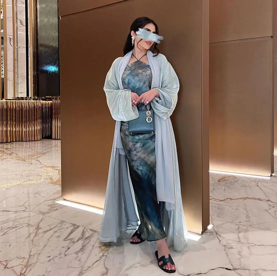 Womens Muslim Robe Dubai Wearing Shiny Silk Dress (robe en soie brillante)