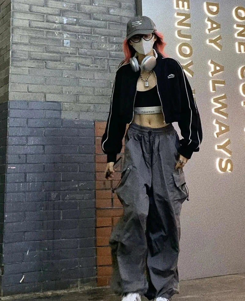 Women’s black wide and baggy leg cargo pants with high waist