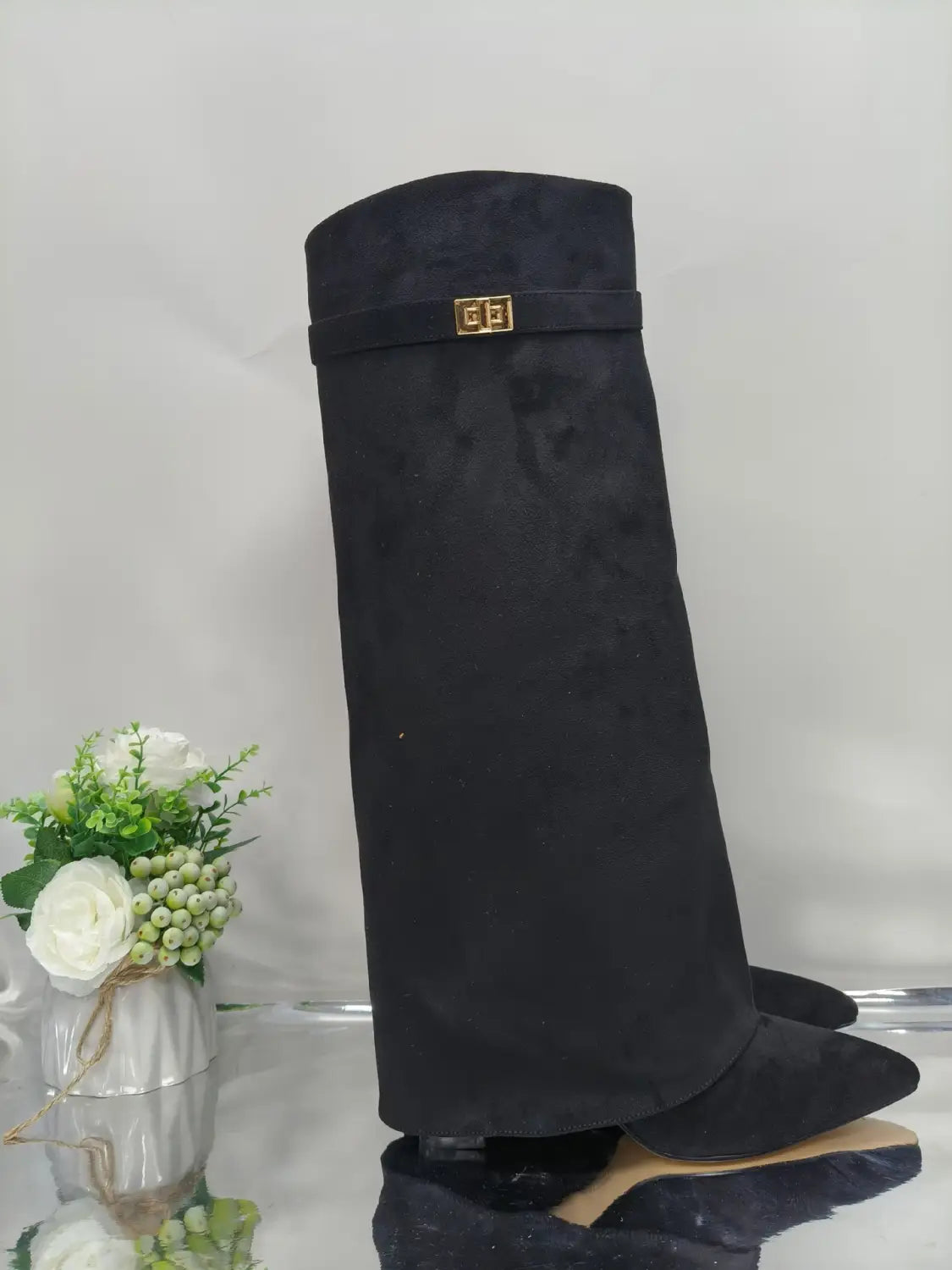 Bottes à genoux en daim noir avec boucle dorée, Gucci Style Ladies Pointed Toe Knee High Metal.