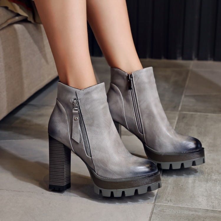 Stylish Gray Suede Platform Ankle Boots with Chunky Heels for British Retro High Vibes