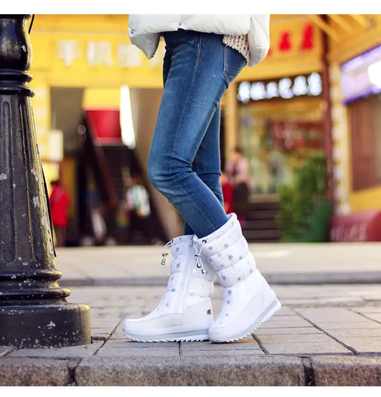 Cozy Thermal multicolor padded snow boots with fur lining and lace-up design for winter.