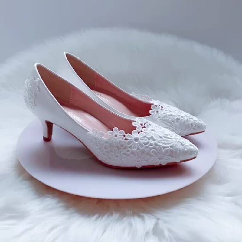 Elegant Lace Flower Wedding Shoes with 5cm Heel