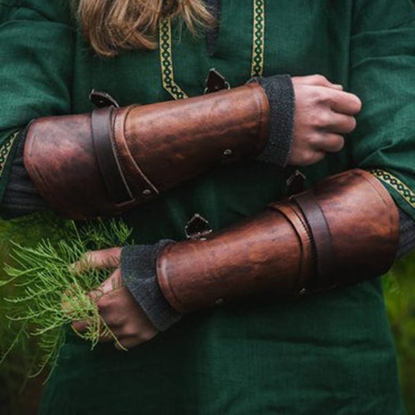 Medieval Renaissance Warrior Pu Leather Wrist Gloves