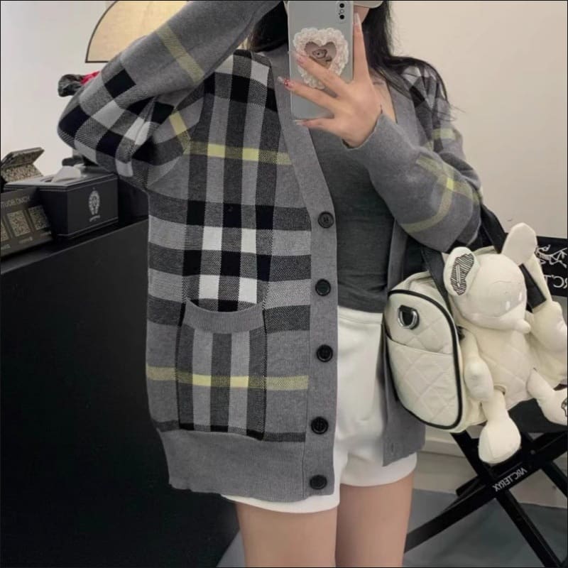 Ladies Knitted Burberry Pattern Cardigan Jacket