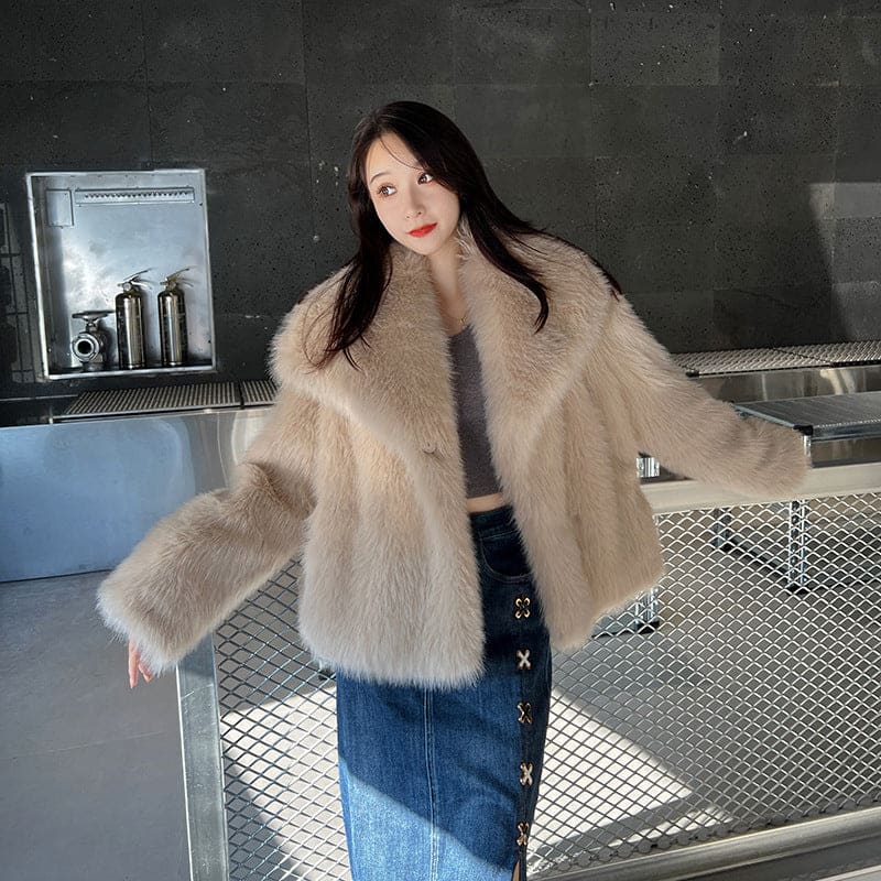 Elegant Long Large Lapel Fur Coat for Women