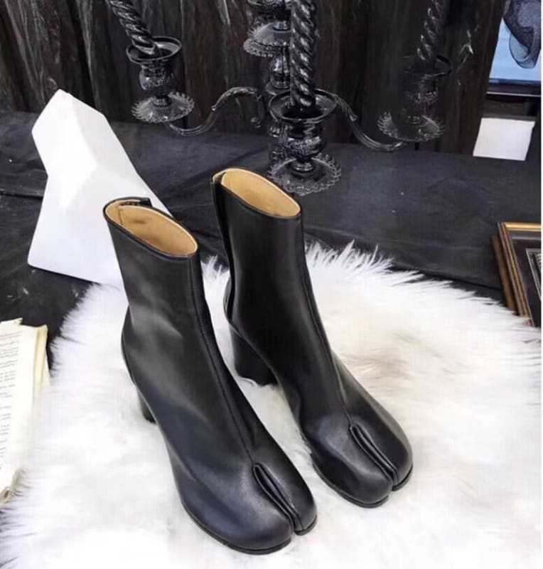 Ladies Split Toe Tabi Boots with 8cm Block Heel Black / 35