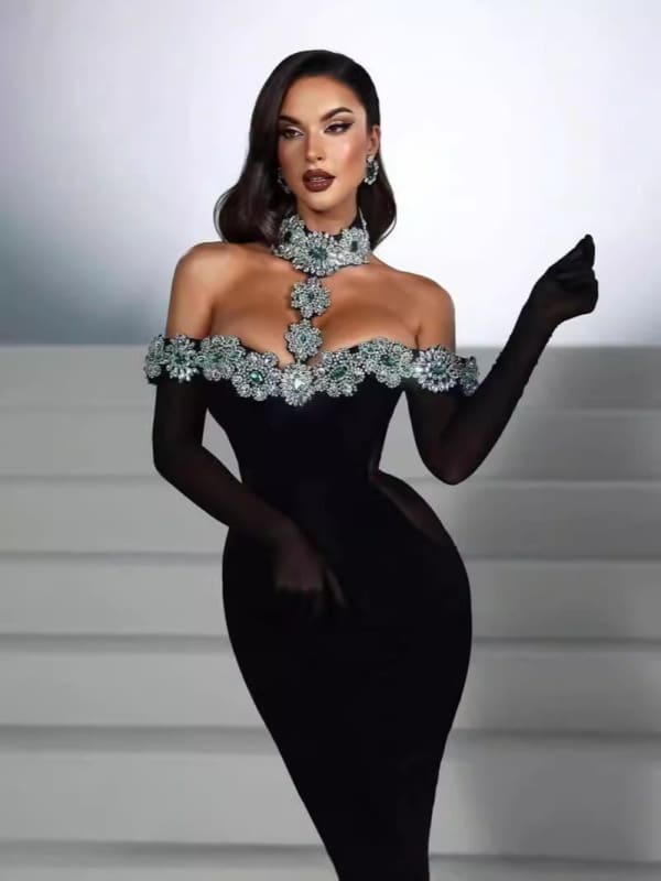 Rhinestone Embellished Halter Neck Red Carpet Bandage Dress