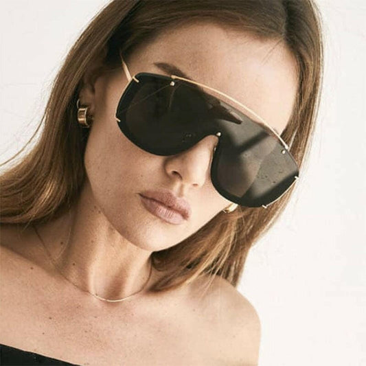 Trendy Large Frame Sunglasses with Metallic Design