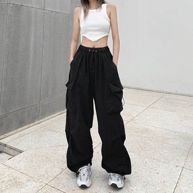 Women’s black wide and baggy leg cargo pants with high waist